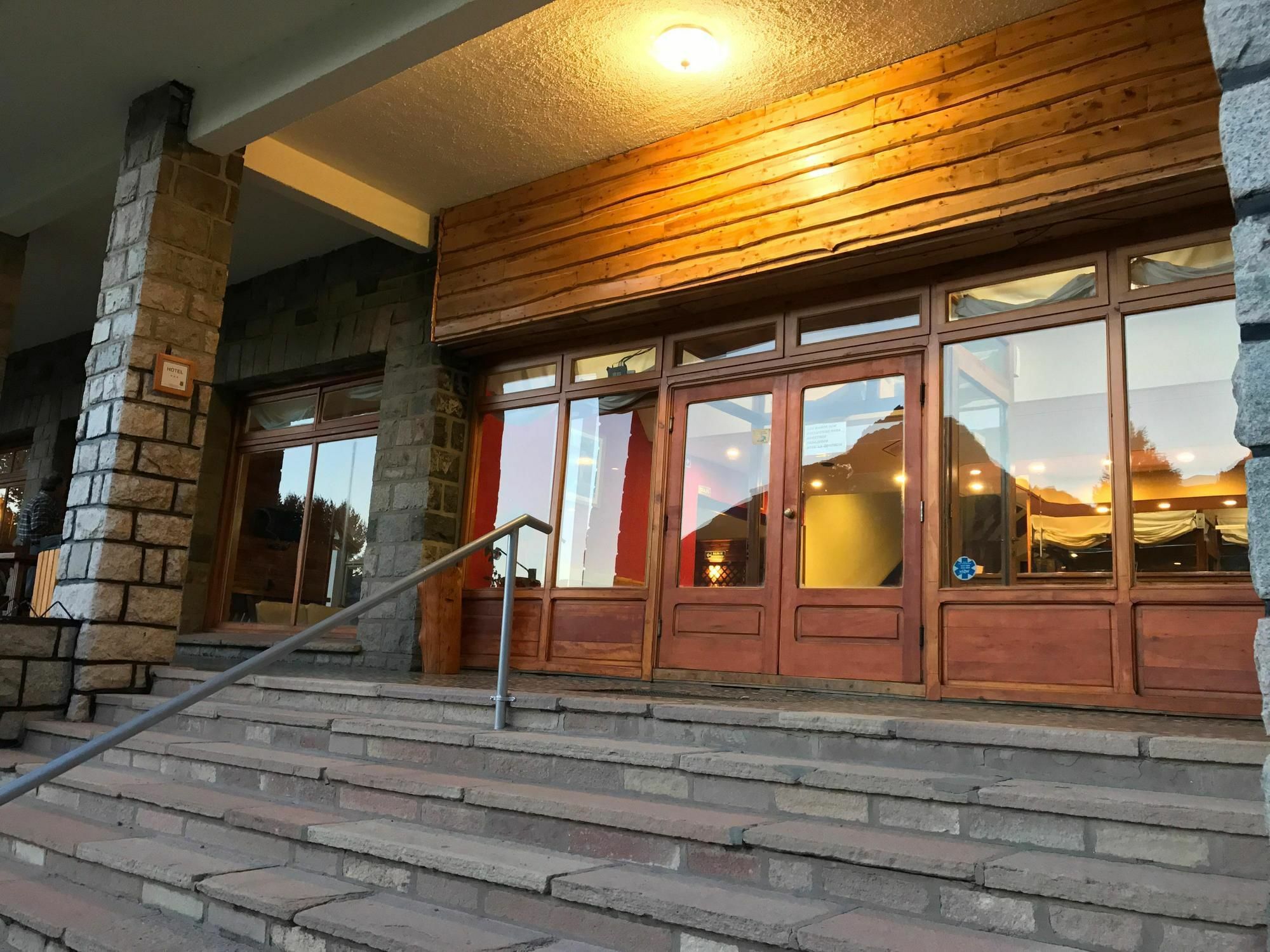 Hotel Alun Nehuen San Carlos de Bariloche Extérieur photo